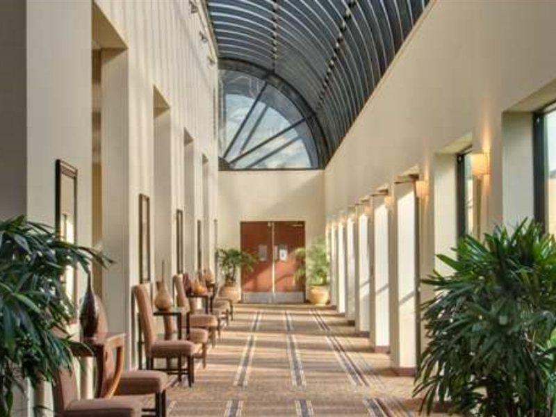 Hotel Embassy By Hilton West Palm